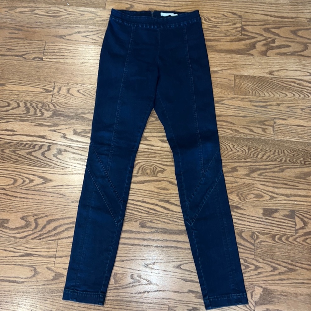 Donna Karen stretchy jeans size 4 back zip